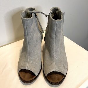 Light gray sued TOMS open-toe bootie